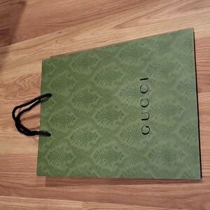 Gucci shopping bag